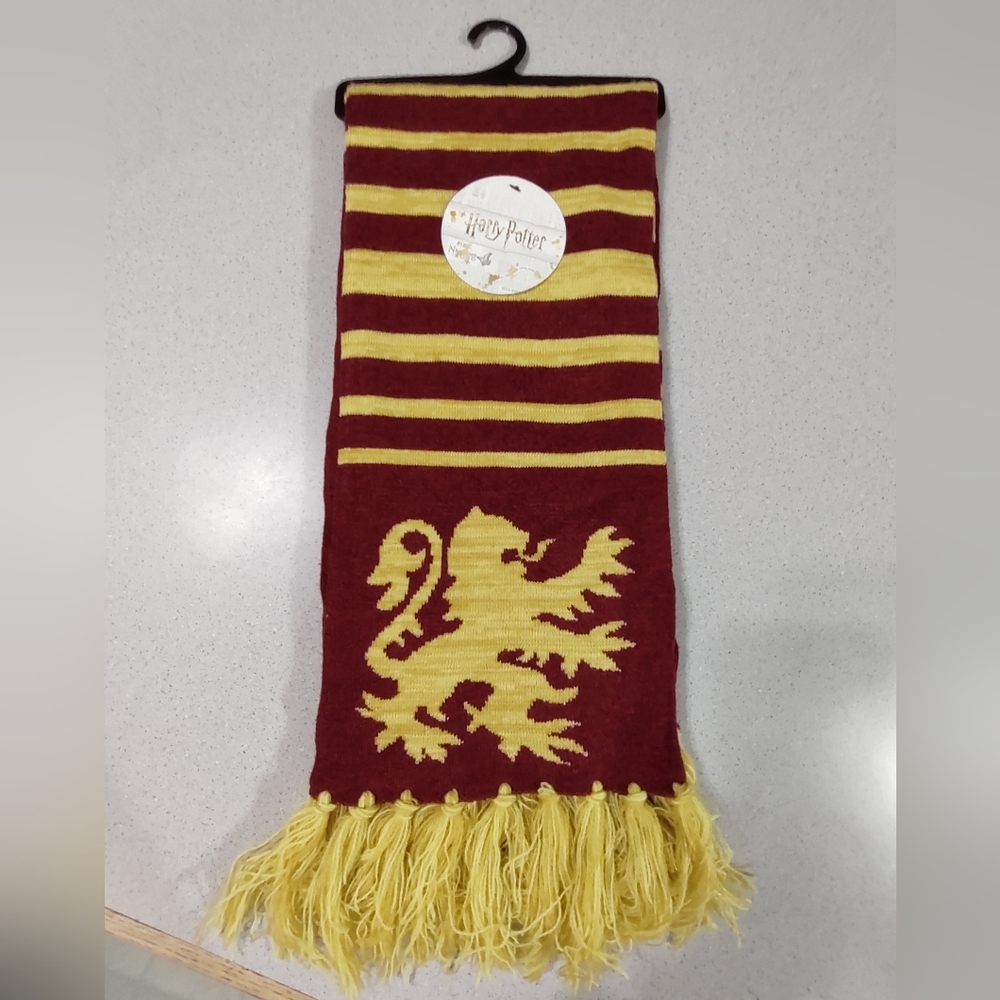 NWT!*Gryffindor Acrylic Scarf***